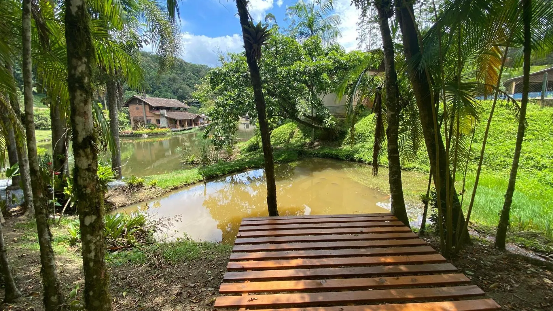 シャレー Cabana Lake Side Refugio Charmoso No Vale Europeu Benedito Novo ブラジル
